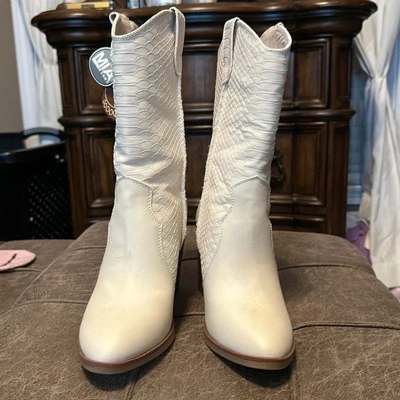 Francesca's Women's Mia Cindy Python Boots - Picture 2 of 3